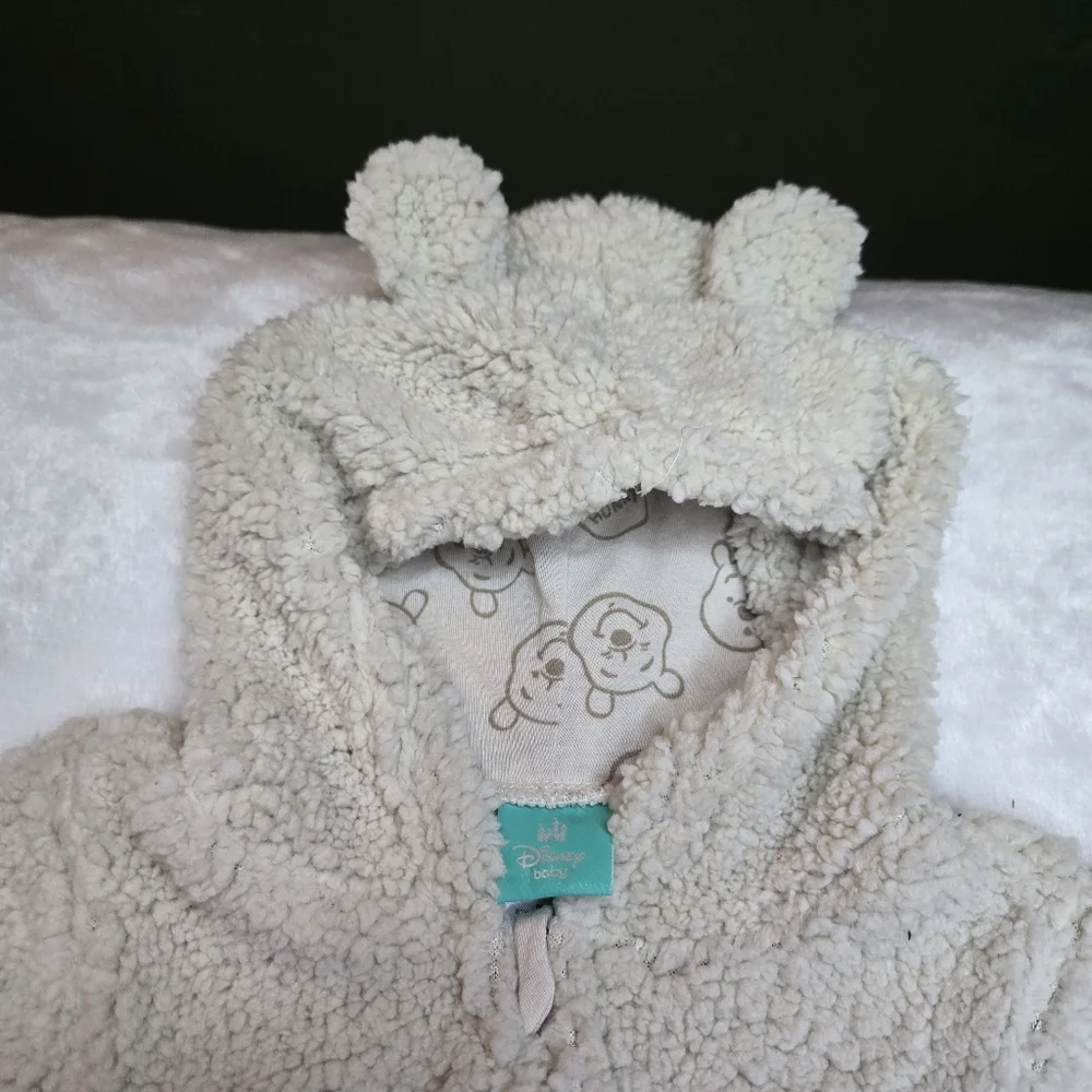 Winnie The Pooh Baby Size 12M Fuzzy Full Zip Embroidered Ivory‎ One Piece